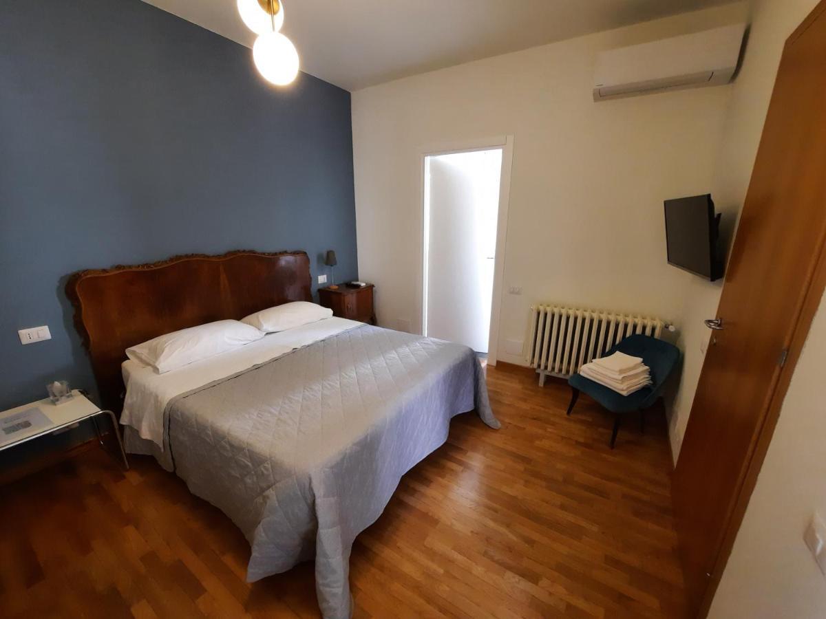 Bed and Breakfast R&B Del Vicolo Чезена Экстерьер фото